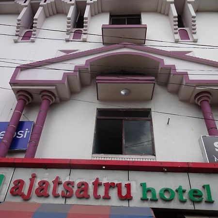 Ajatsatru Hotel Гая Екстериор снимка