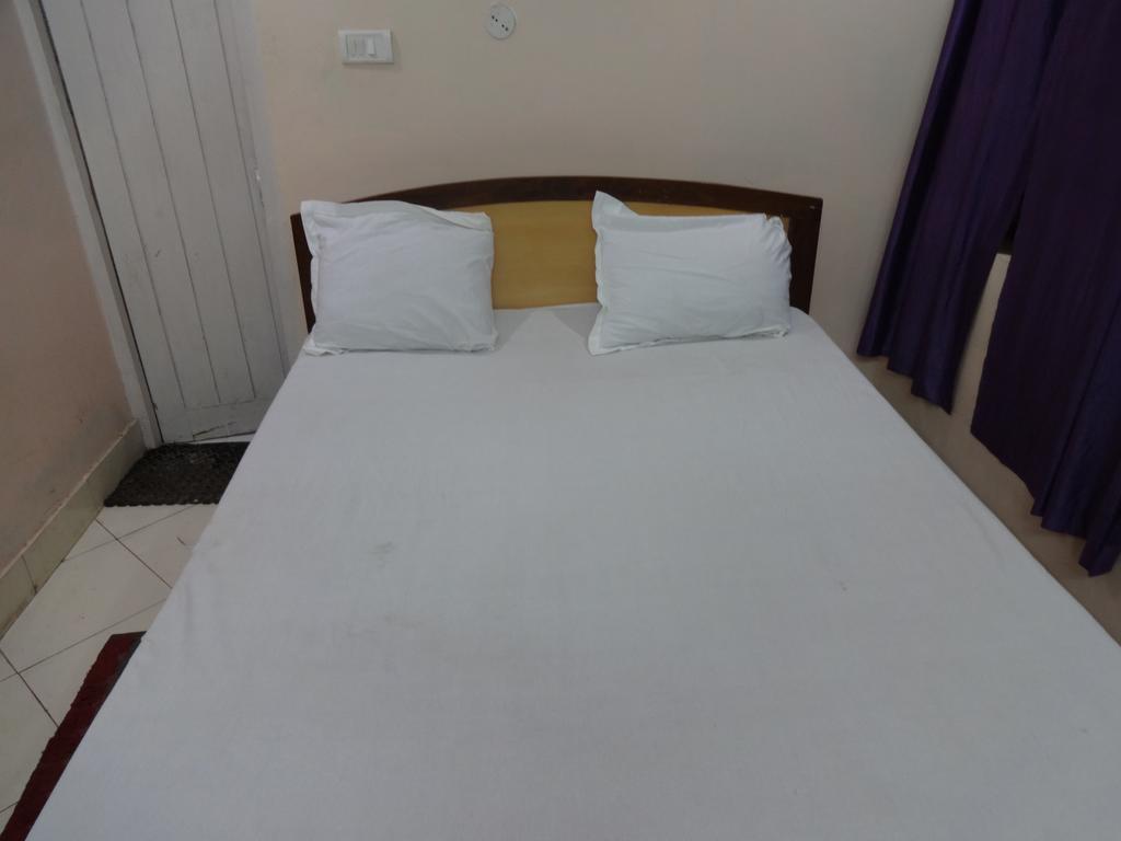 Ajatsatru Hotel Гая Стая снимка