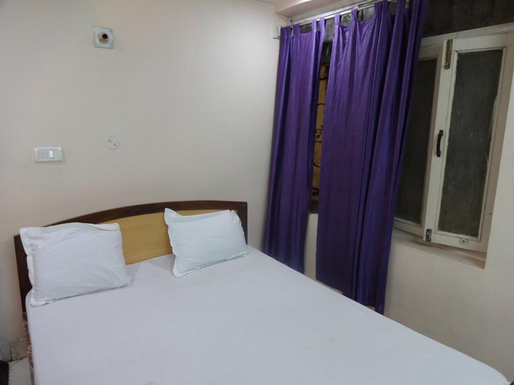 Ajatsatru Hotel Гая Стая снимка