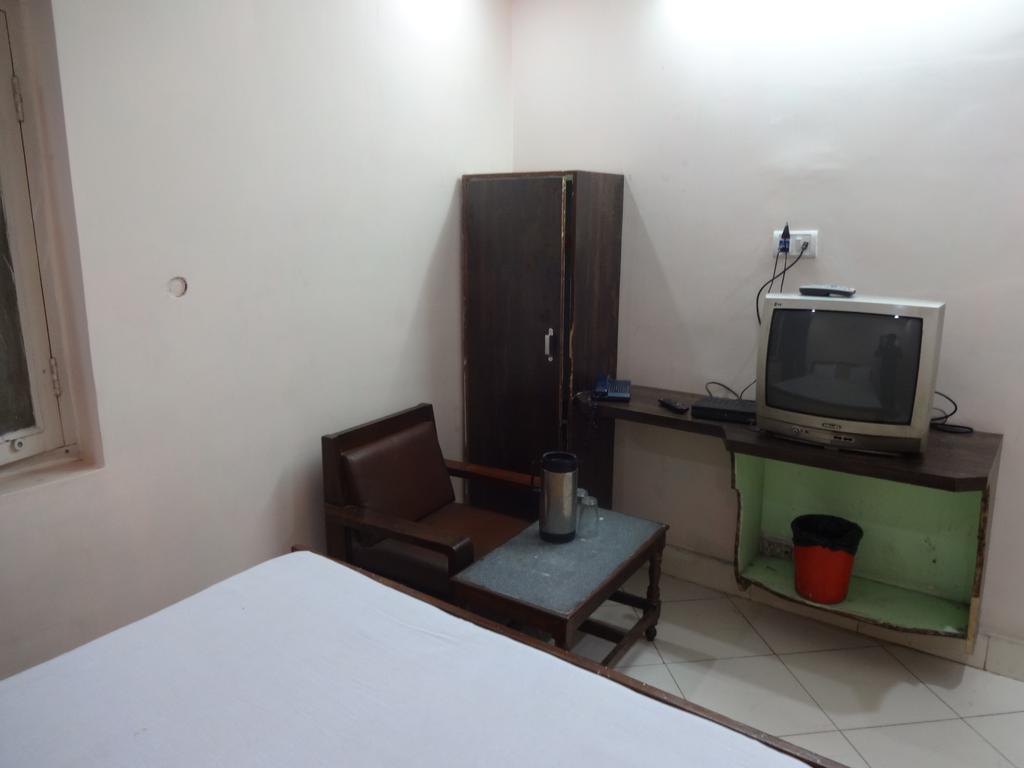 Ajatsatru Hotel Гая Стая снимка
